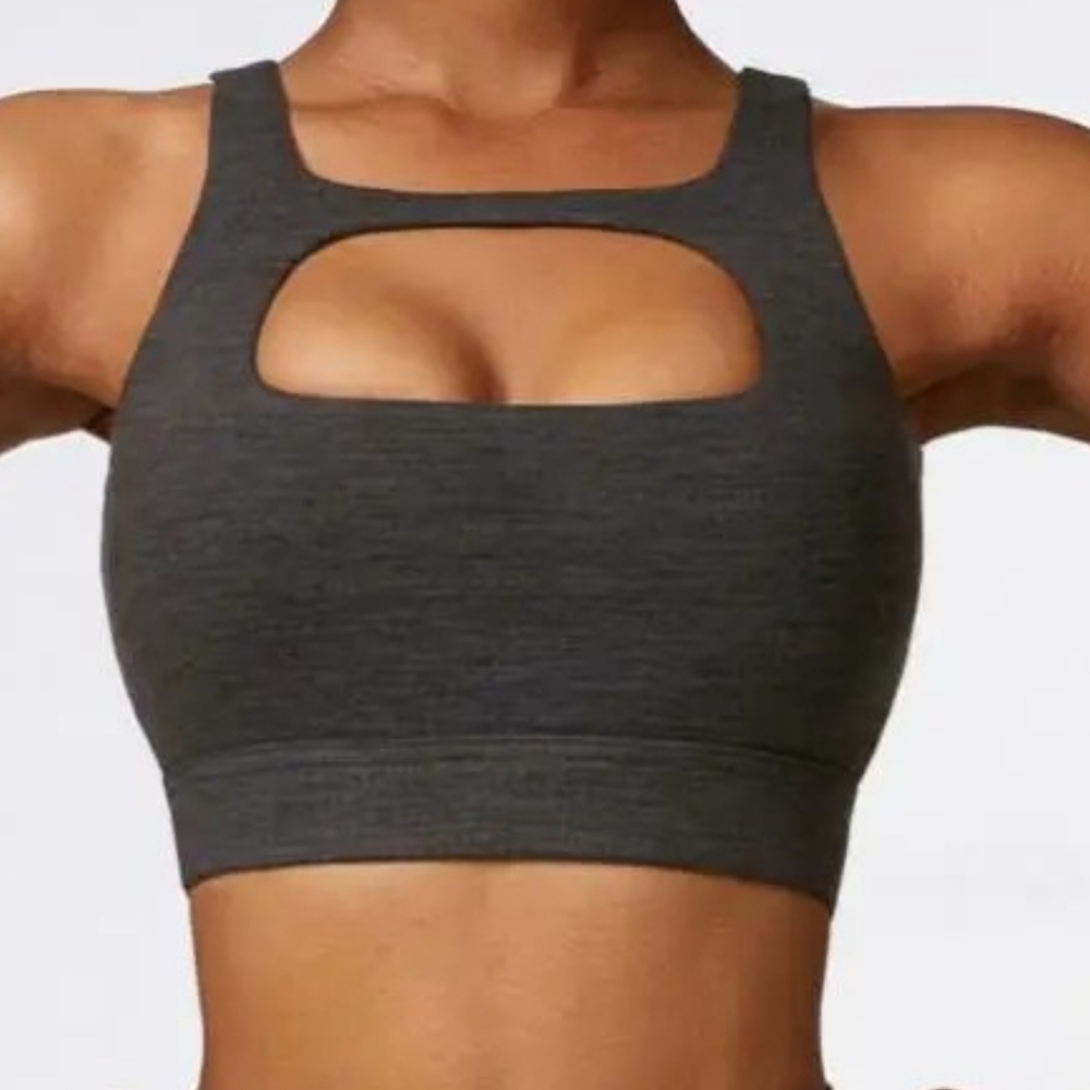 Lululemon Everlux Cut-Out Train Bra Medium Support B/C Cups Crunch Black size 6